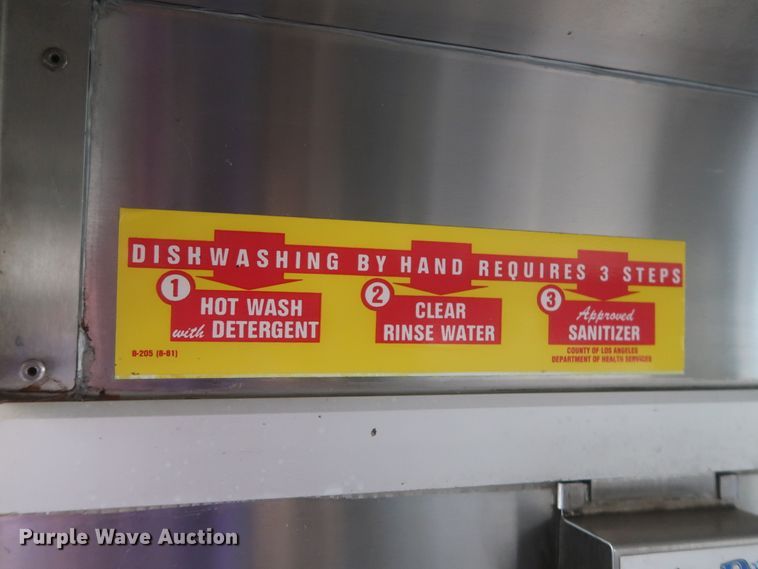 image for item IO9091 2000 Freightliner MT55  food truck