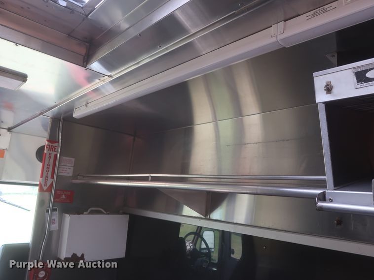 image for item IO9091 2000 Freightliner MT55  food truck