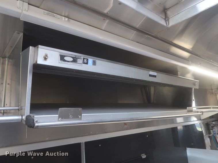 image for item IO9091 2000 Freightliner MT55  food truck