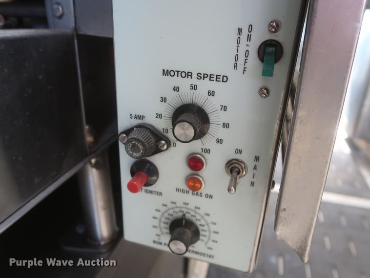 image for item IO9091 2000 Freightliner MT55  food truck