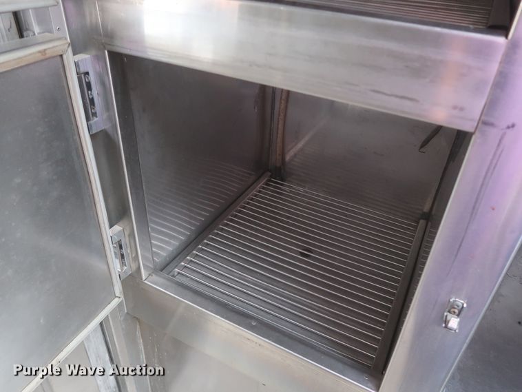 image for item IO9091 2000 Freightliner MT55  food truck