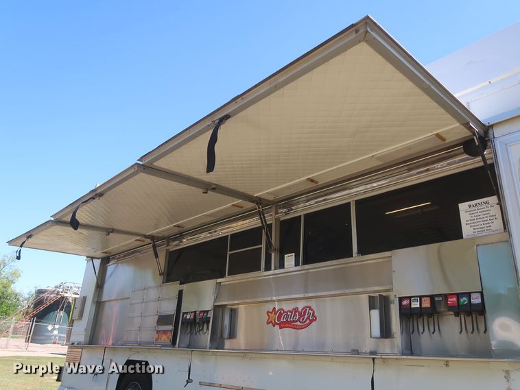 image for item IO9091 2000 Freightliner MT55  food truck