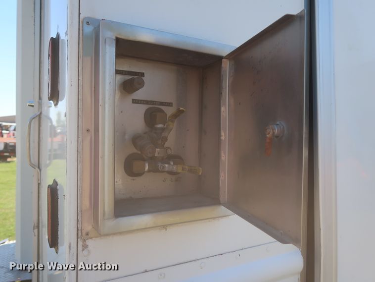 image for item IO9091 2000 Freightliner MT55  food truck