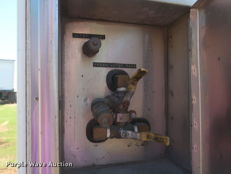 image for item IO9091 2000 Freightliner MT55  food truck