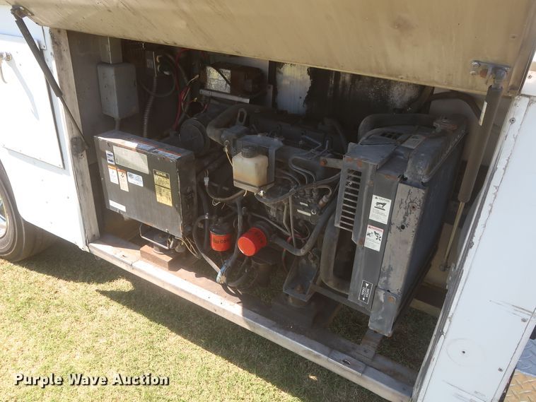 image for item IO9091 2000 Freightliner MT55  food truck