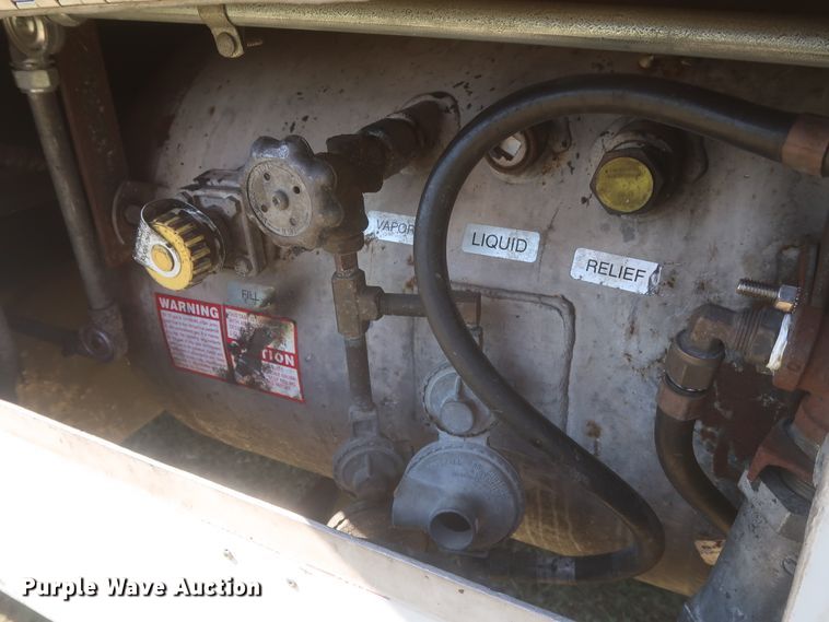 image for item IO9091 2000 Freightliner MT55  food truck