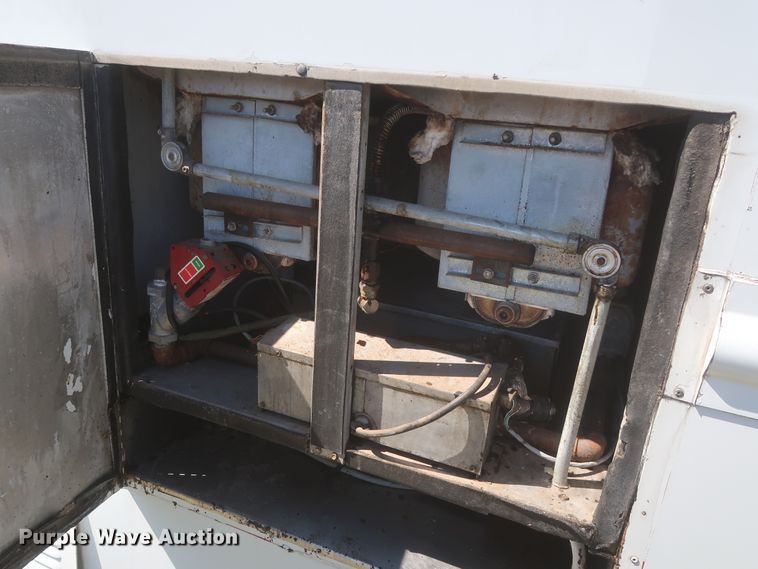 image for item IO9091 2000 Freightliner MT55  food truck