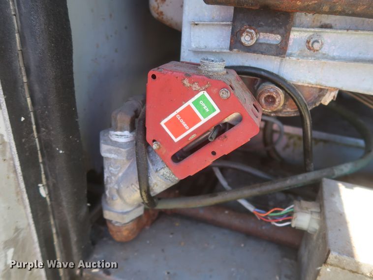 image for item IO9091 2000 Freightliner MT55  food truck