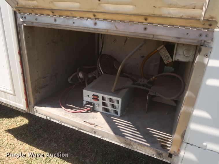 image for item IO9091 2000 Freightliner MT55  food truck