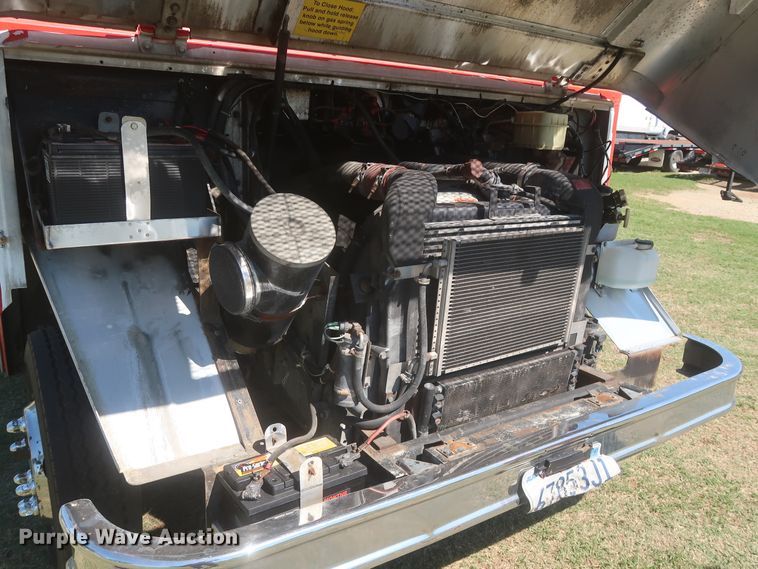 image for item IO9091 2000 Freightliner MT55  food truck