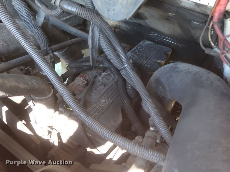 image for item IO9091 2000 Freightliner MT55  food truck