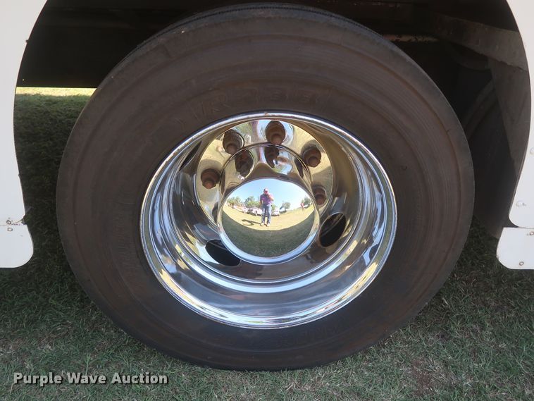 image for item IO9091 2000 Freightliner MT55  food truck