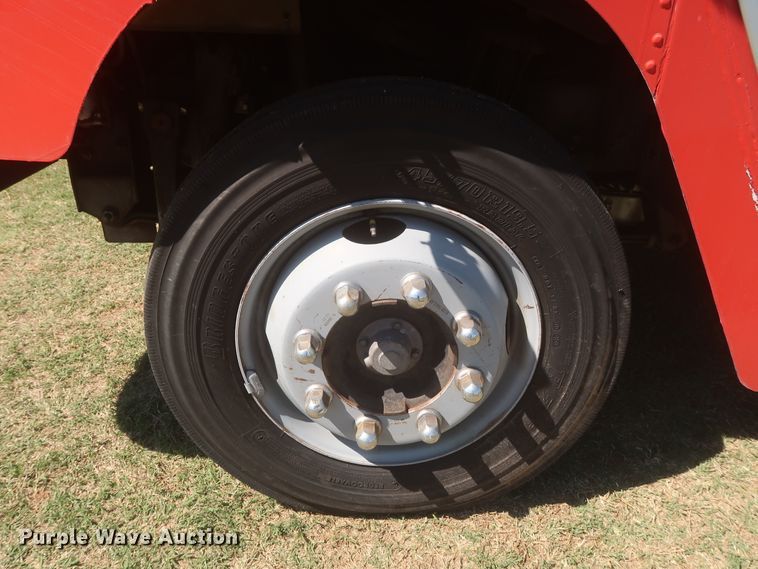 image for item IO9091 2000 Freightliner MT55  food truck