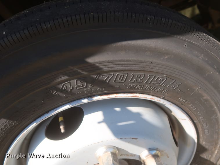 image for item IO9091 2000 Freightliner MT55  food truck