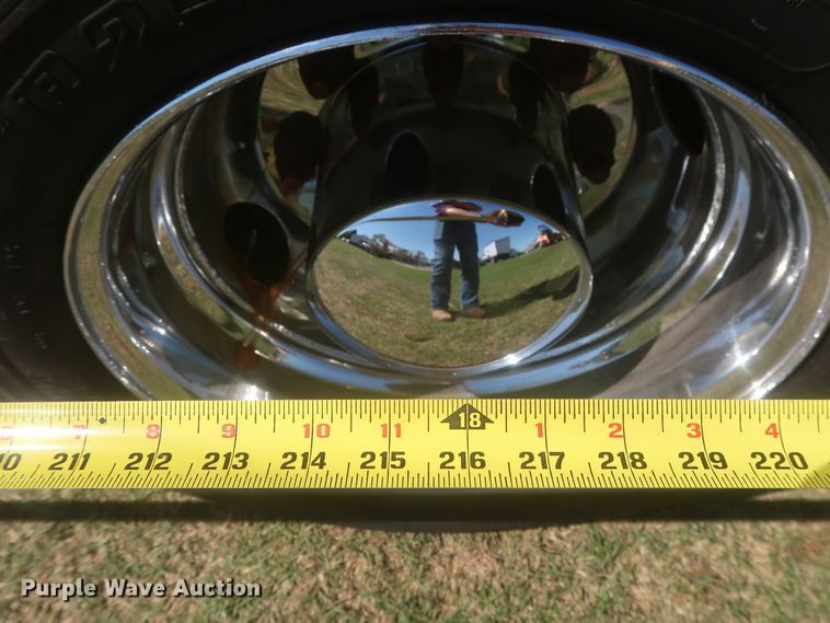 image for item IO9091 2000 Freightliner MT55  food truck