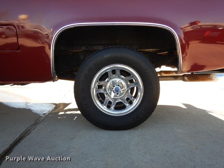 image for item IP9028 1981 GMC C1500  pickup truck