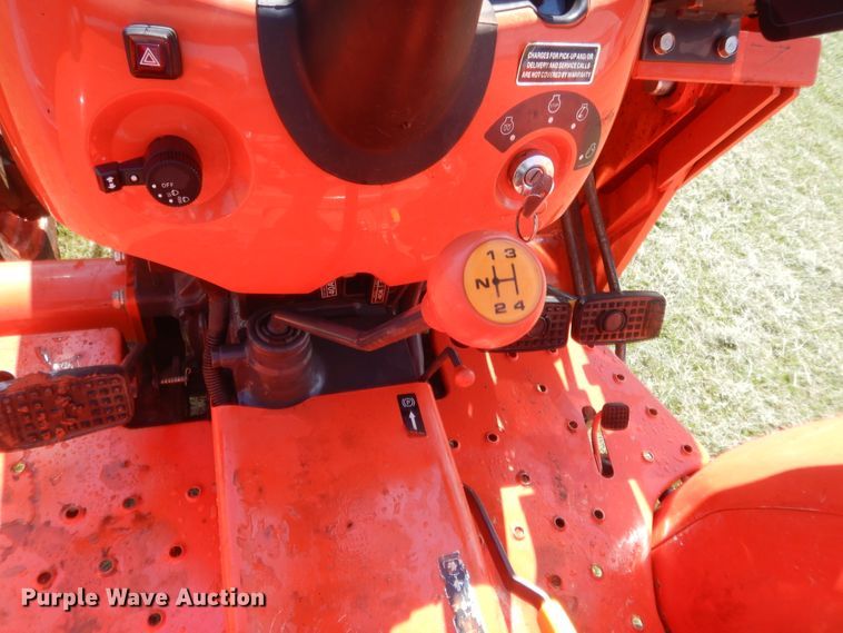 image for item IP9780 Kubota L2501D  tractor