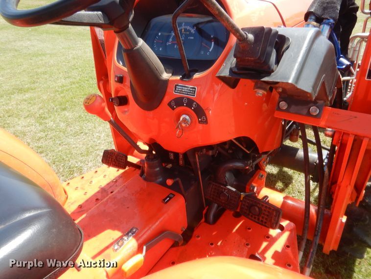 image for item IP9780 Kubota L2501D  tractor