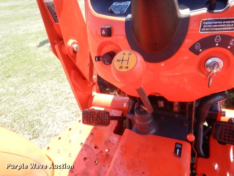 image for item IP9780 Kubota L2501D  tractor