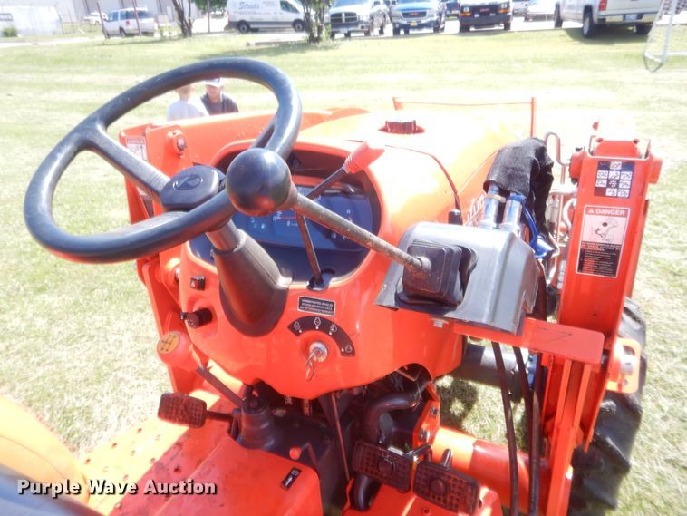 image for item IP9780 Kubota L2501D  tractor