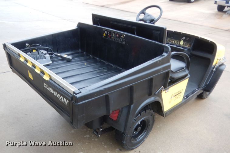 image for item IP9843 Cushman VC545  golf cart