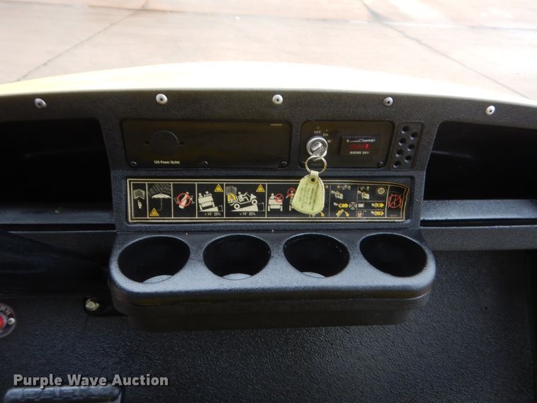 image for item IP9843 Cushman VC545  golf cart