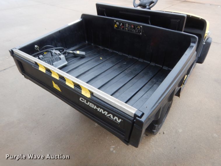 image for item IP9843 Cushman VC545  golf cart