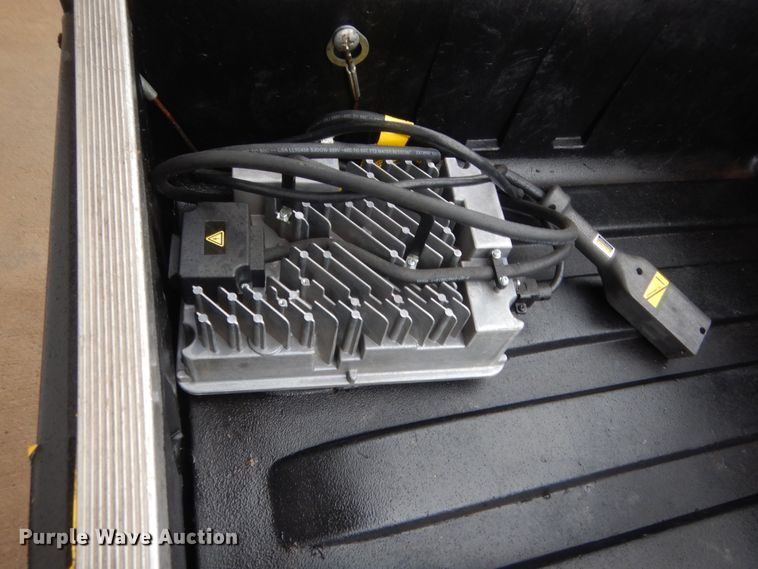 image for item IP9843 Cushman VC545  golf cart