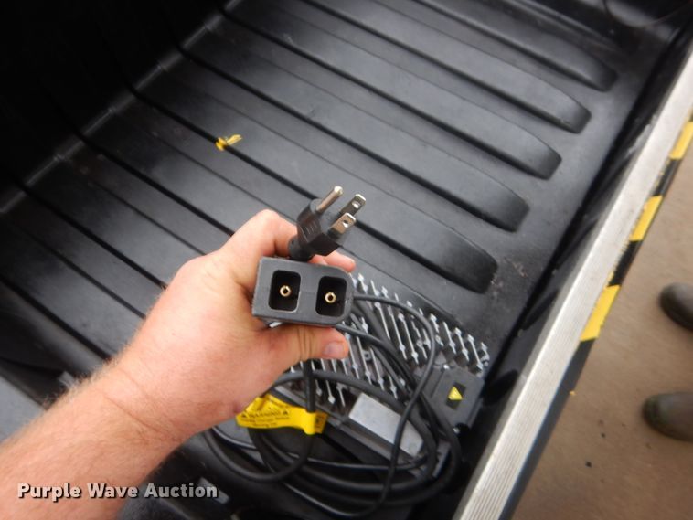 image for item IP9843 Cushman VC545  golf cart