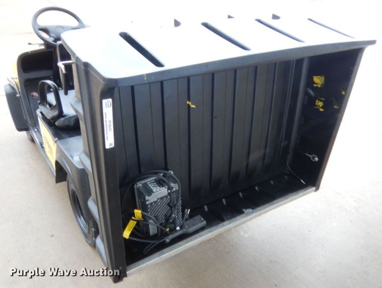 image for item IP9843 Cushman VC545  golf cart