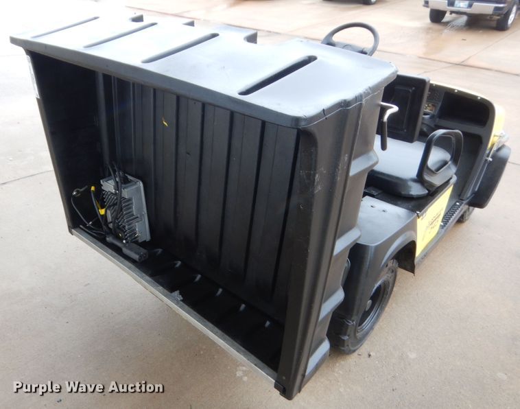 image for item IP9843 Cushman VC545  golf cart