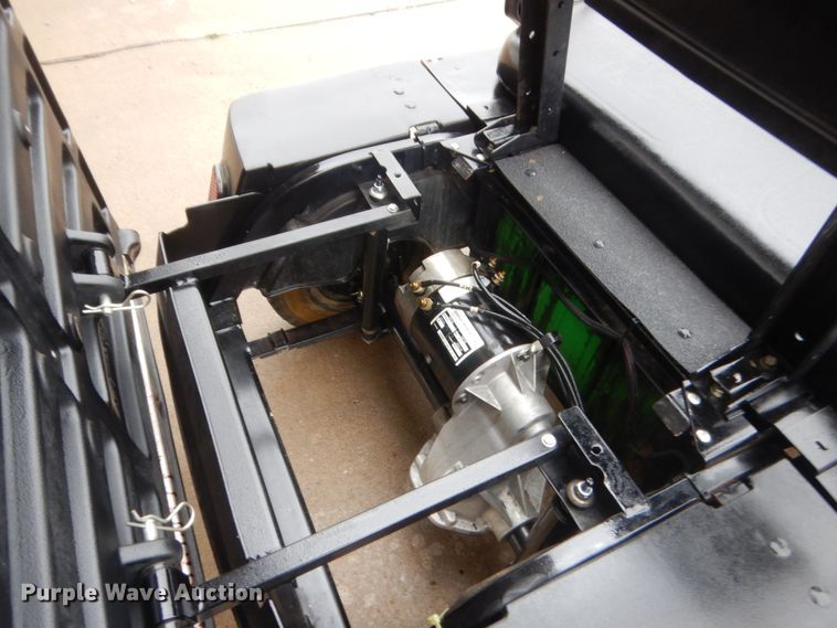 image for item IP9843 Cushman VC545  golf cart