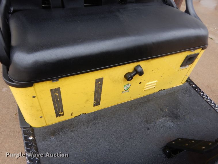 image for item IP9843 Cushman VC545  golf cart