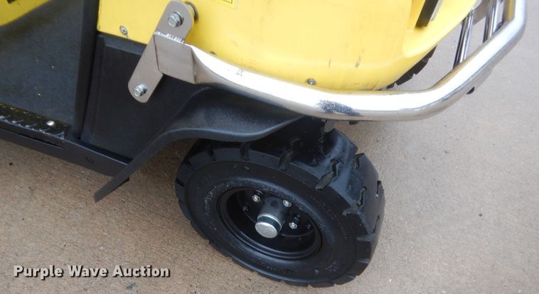 image for item IP9843 Cushman VC545  golf cart