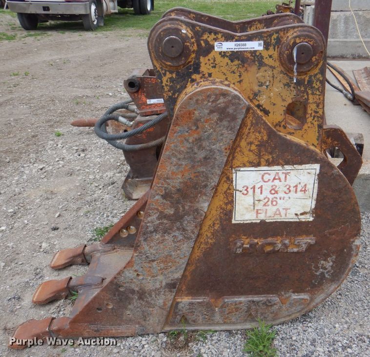 image for item IQ9388 Holt 24"W excavator bucket