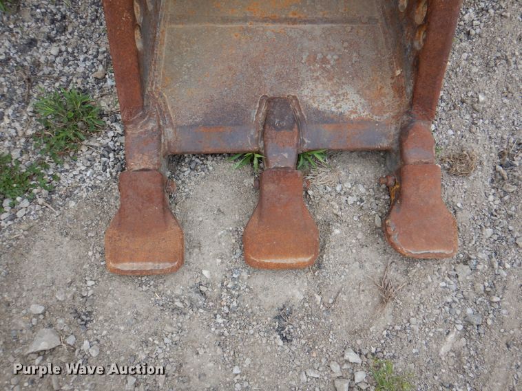 image for item IQ9388 Holt 24"W excavator bucket