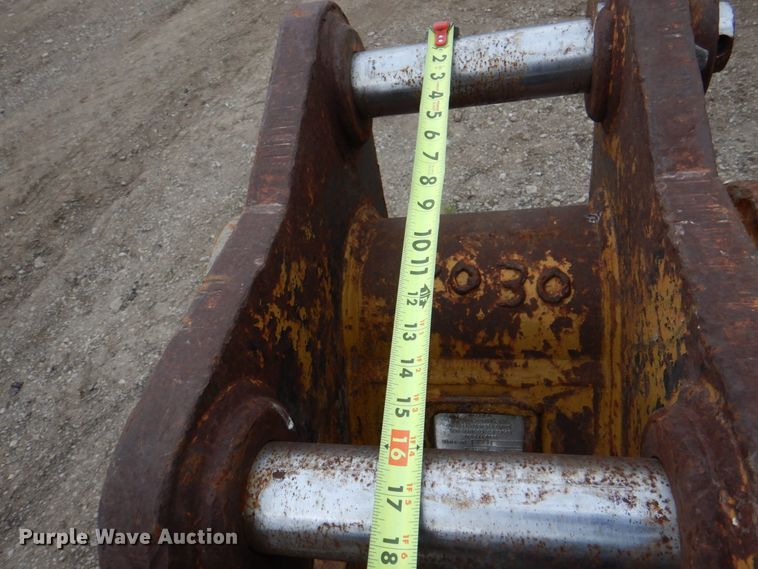 image for item IQ9388 Holt 24"W excavator bucket