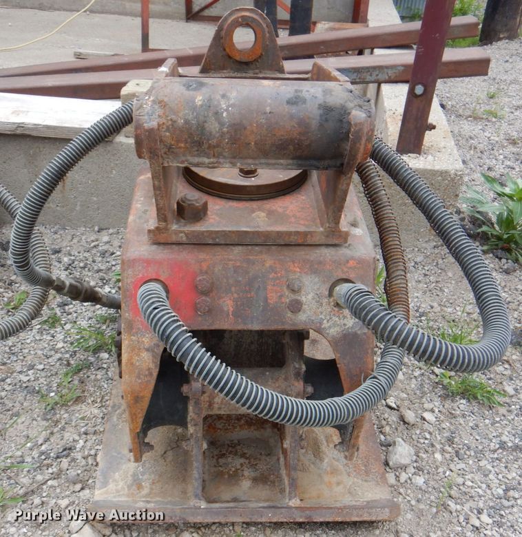 image for item IQ9389 TGC excavator plate compactor