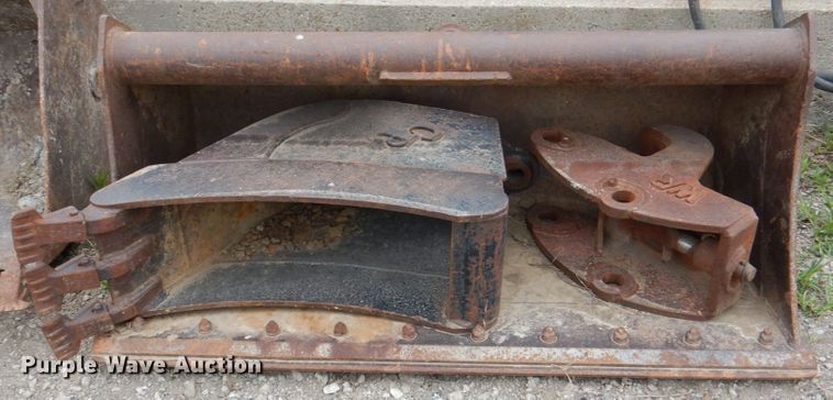 image for item IQ9392 (2) CP excavator buckets