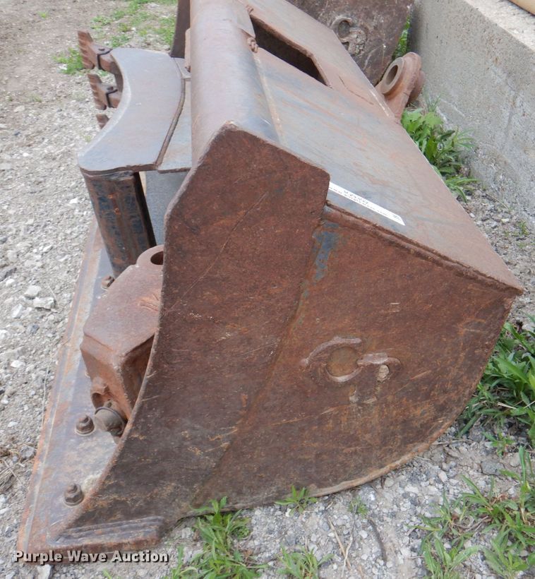 image for item IQ9392 (2) CP excavator buckets