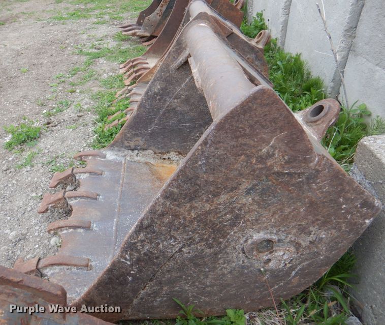 image for item IQ9393 CP 36"W excavator bucket