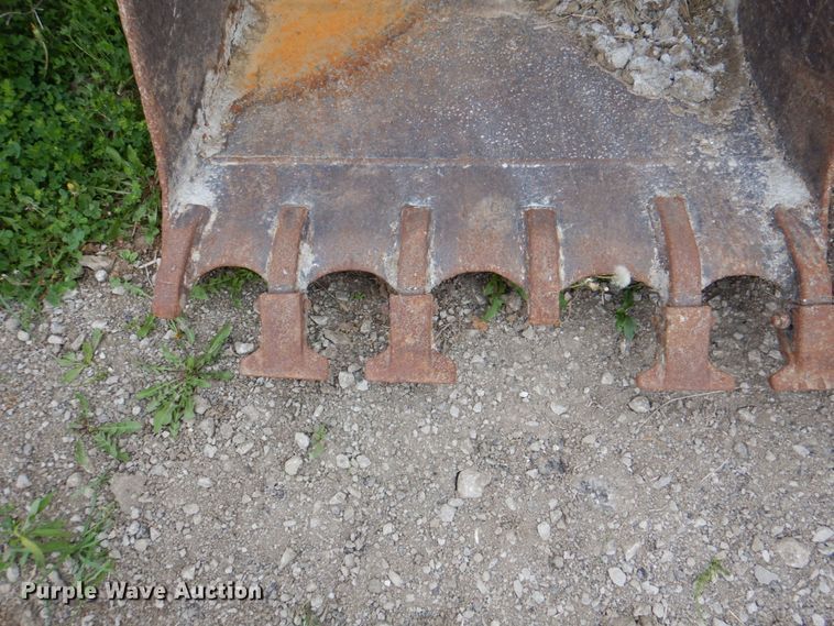 image for item IQ9393 CP 36"W excavator bucket