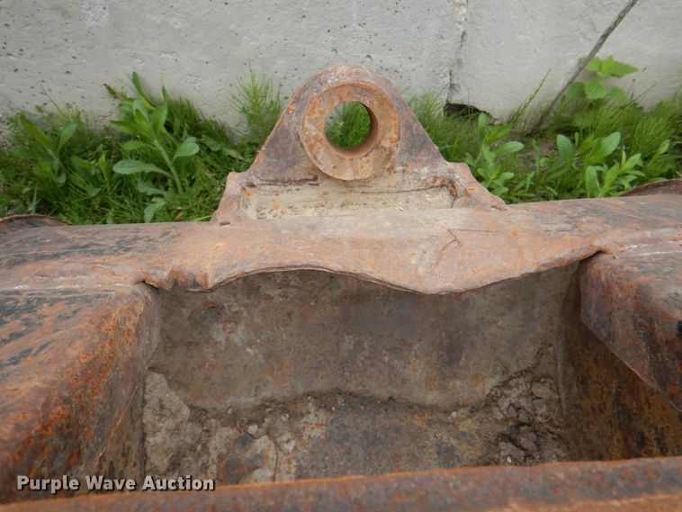 image for item IQ9394 Wain Roy 24"W excavator bucket
