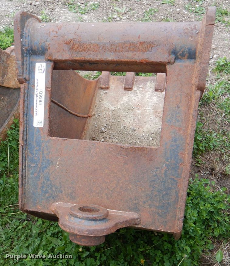 image for item IQ9395 CP 18"W excavator bucket