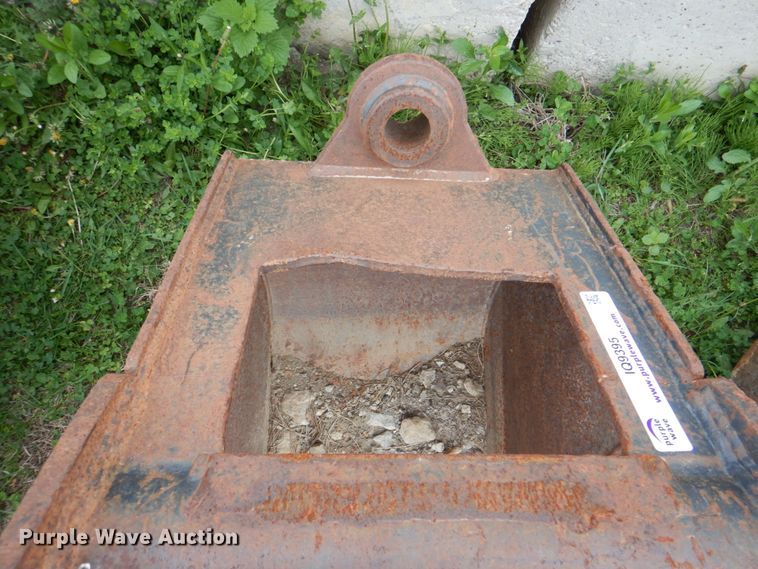 image for item IQ9395 CP 18"W excavator bucket
