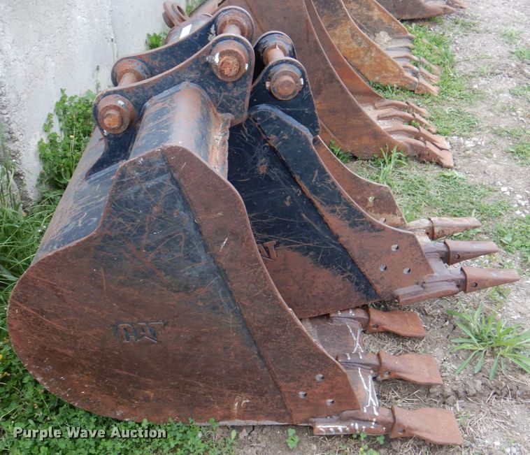 image for item IQ9396 (2) Caterpillar excavator buckets