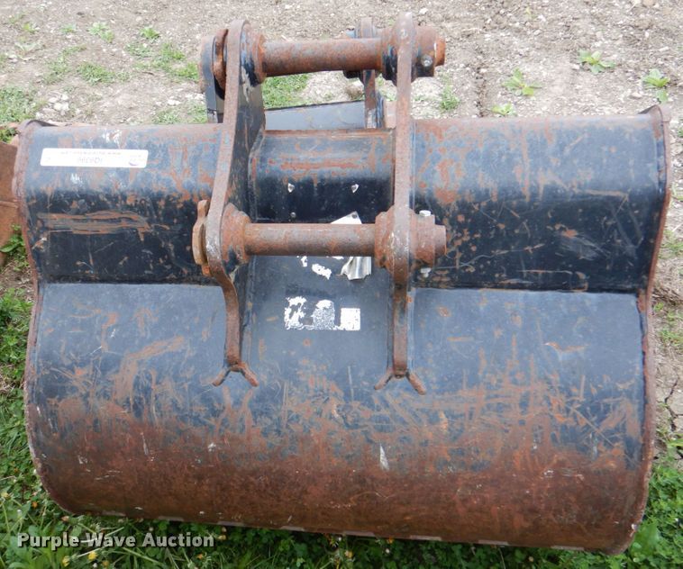 image for item IQ9396 (2) Caterpillar excavator buckets