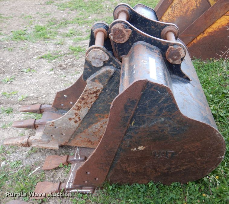 image for item IQ9396 (2) Caterpillar excavator buckets