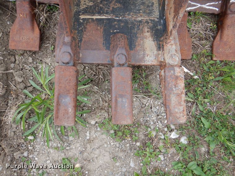 image for item IQ9396 (2) Caterpillar excavator buckets