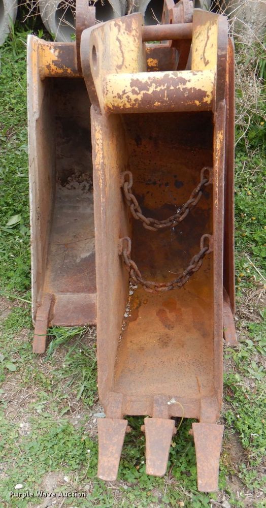 image for item IQ9397 (2) excavator buckets